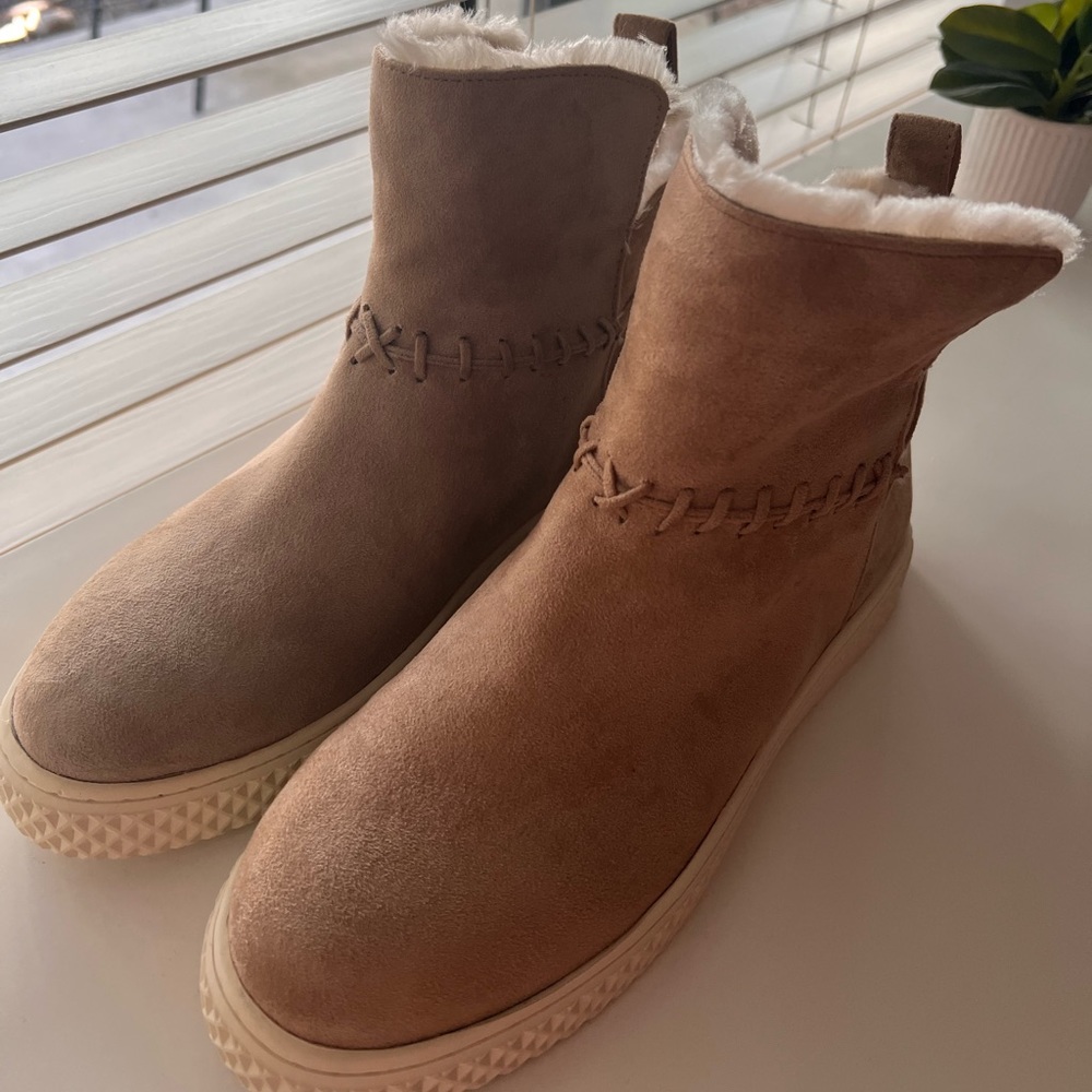 Tan fur lined boots